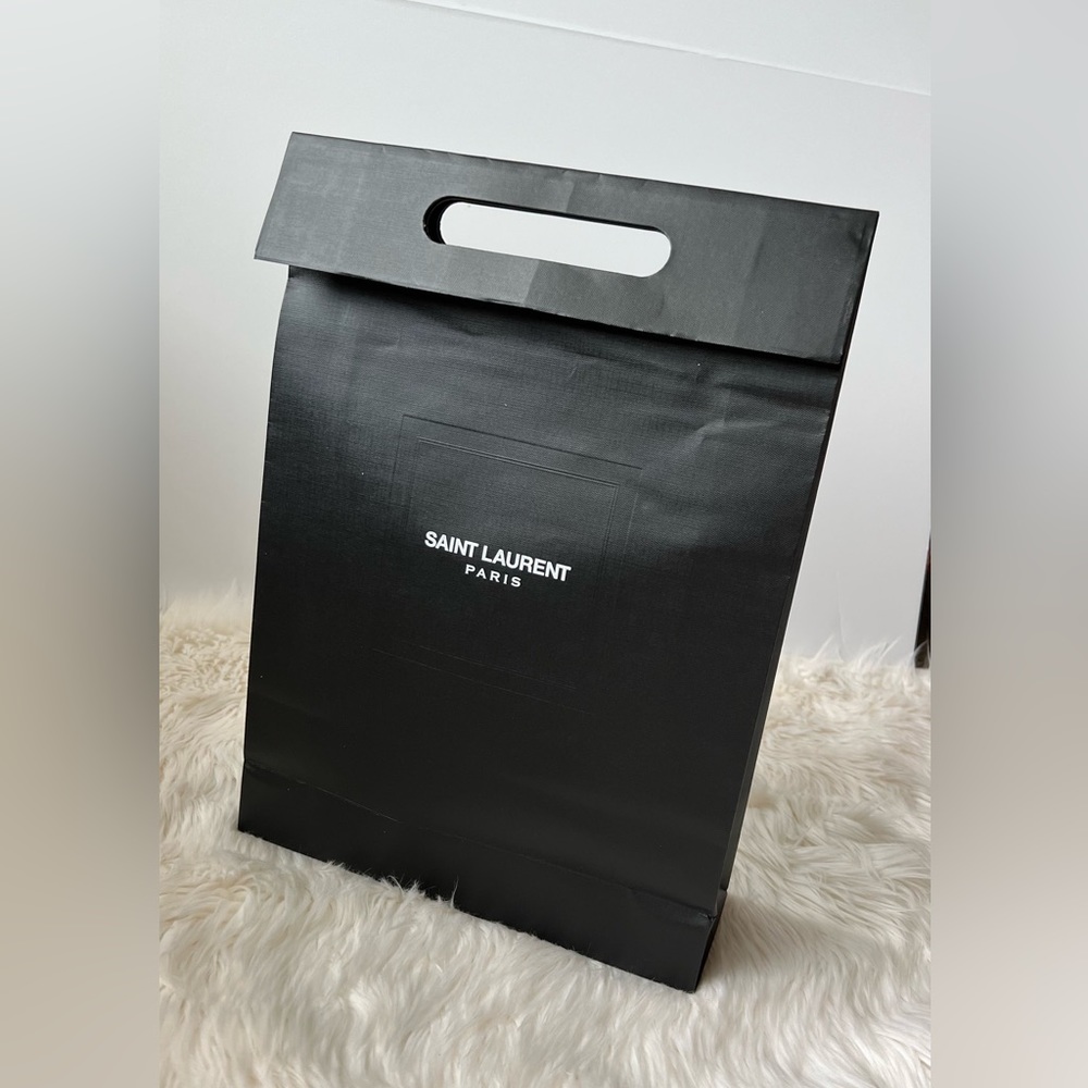Saint Laurent shopping bag 🛍️